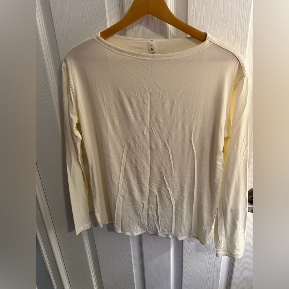 Lululemon Athletica Cream Long Sleeve Tee
Size: 4 - Picture 3 of 10